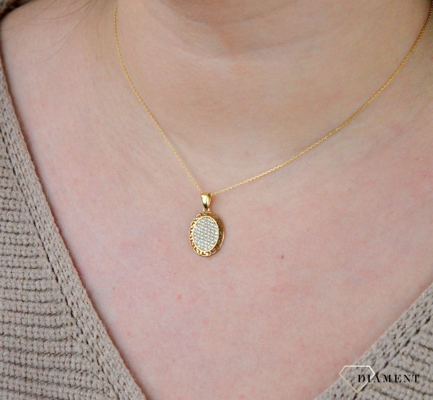 Złota zawieszka 585 cyrkonie z motywem greckim ZA 3921 585.jpg